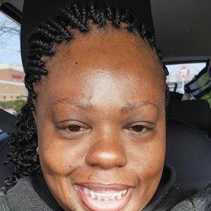 Meet your Posher, Monique